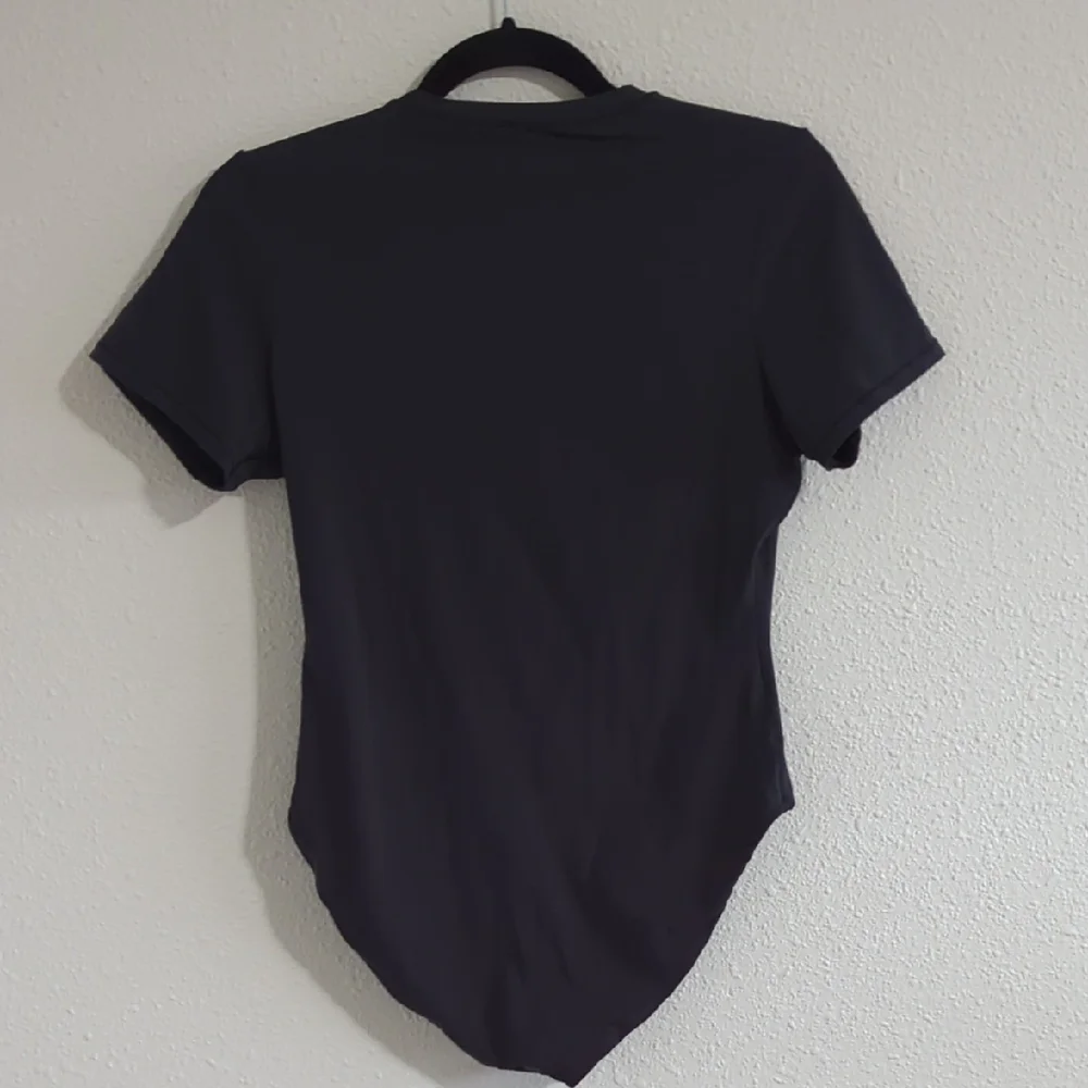 SKIMS FITS EVERYBODY T-SHIRT BODYSUIT - Black - Size XL - Picture 9 of 9